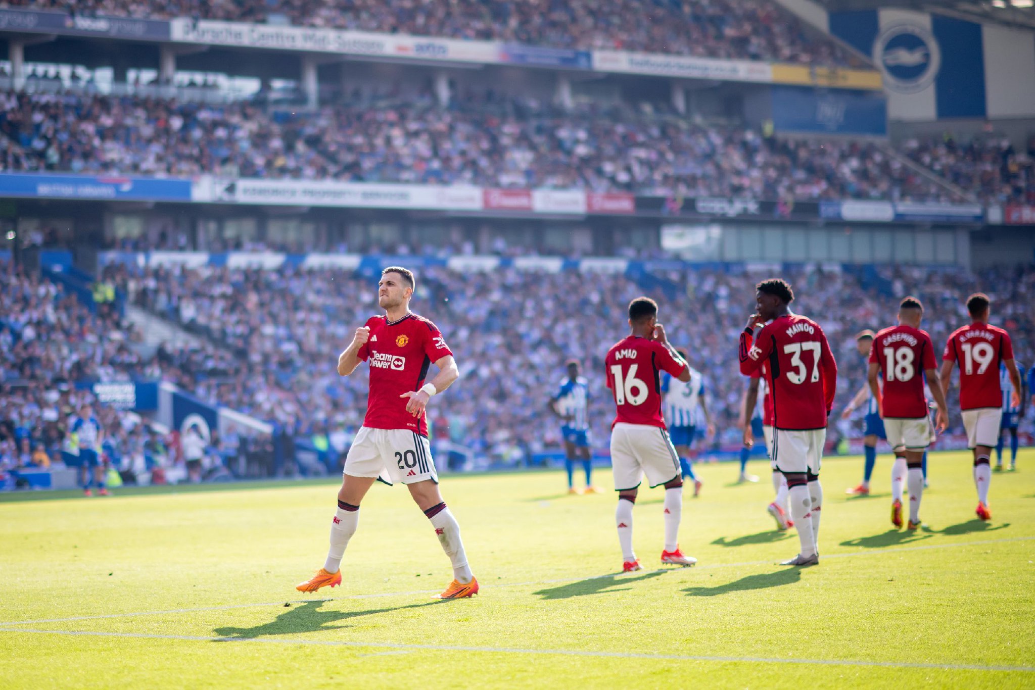 一直表现出 一直表现出